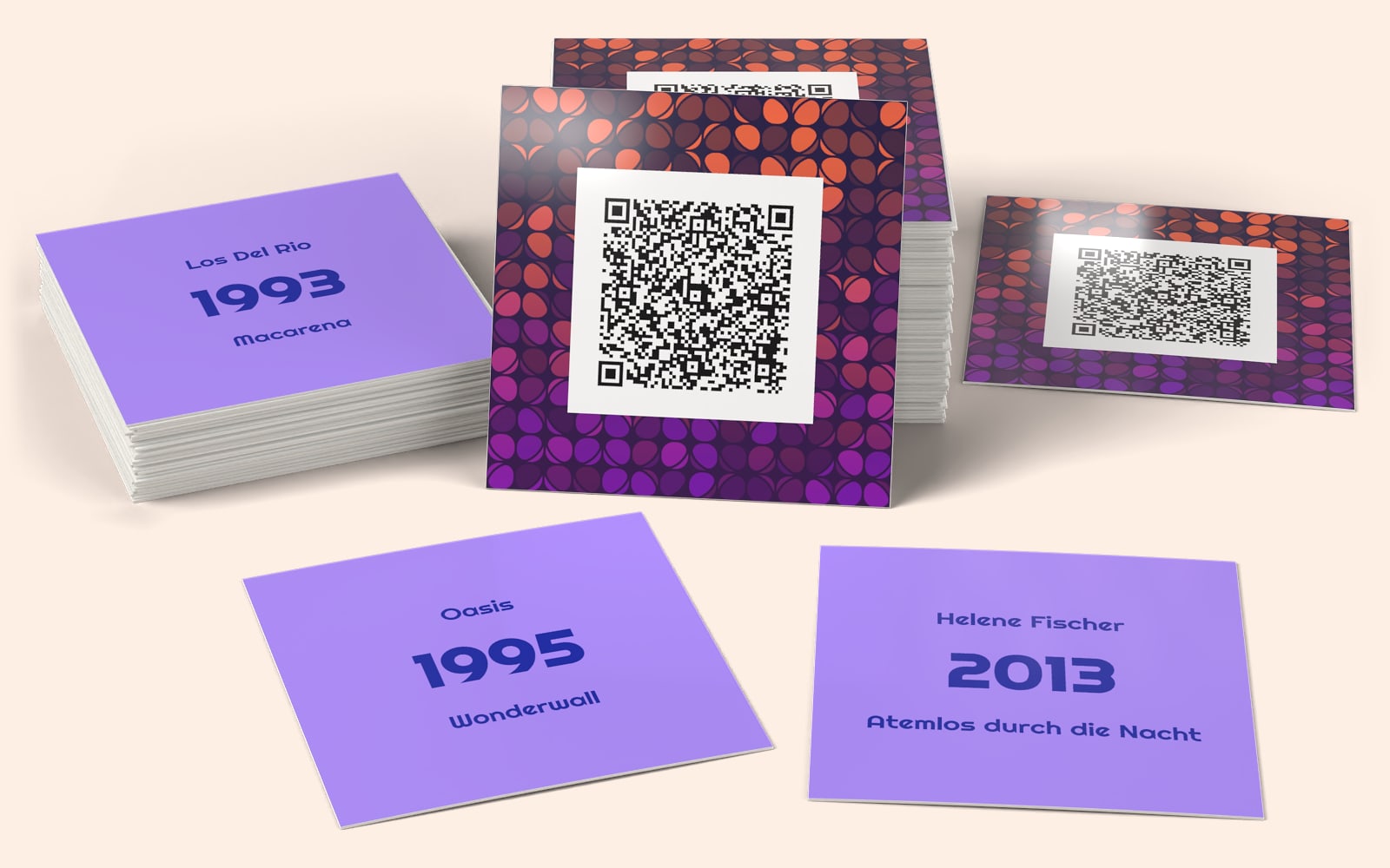Cartas musicais QRSong! de 30 Years: o design da carta com o código QR, e o artista, o ano e o título no verso de cada carta