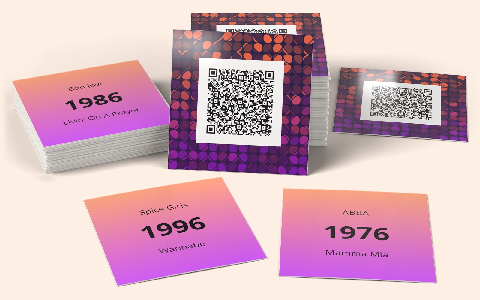 QRSong! muziekkaarten van De lijst voor allemaal: het kaartontwerp met de QR-code, en de artiest, het jaartal en de titel op de achterkant van elke kaart