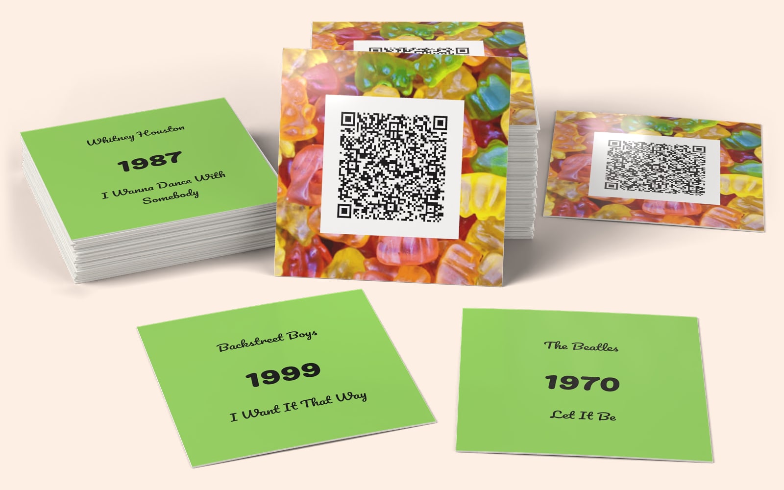 QRSong! muziekkaarten van Gummibärchenliste: het kaartontwerp met de QR-code, en de artiest, het jaartal en de titel op de achterkant van elke kaart